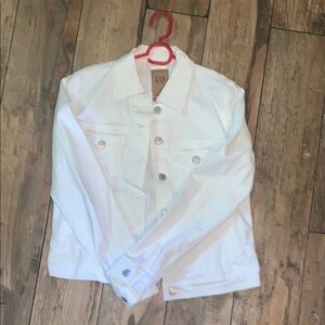 GAP Bright White Denim Jacket New without tag